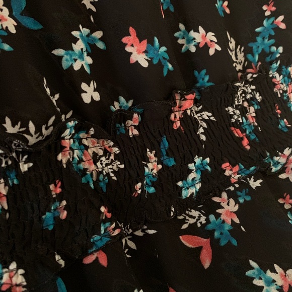 Chiffon Off The Shoulder Blouse - Picture 4 of 5